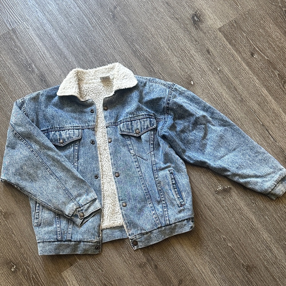 Blue Levi’s Denim Jacket with Sherpa Lining